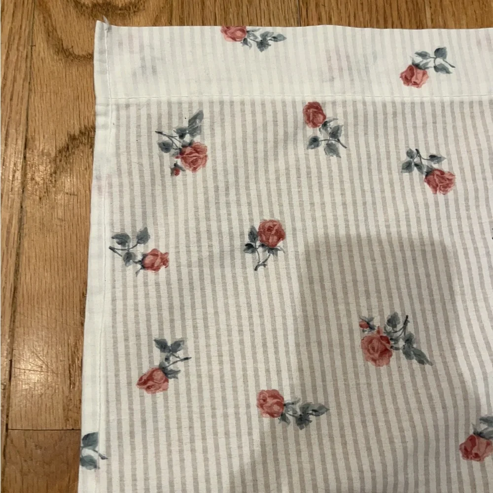 2 Vintage Shabby Chic Flat Sheets